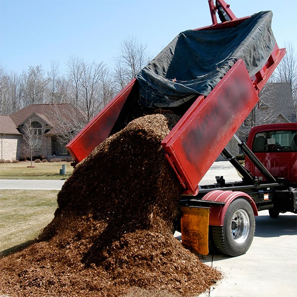 you can choose from a variety of mulch colors for delivery, including natural, black, or red mulch